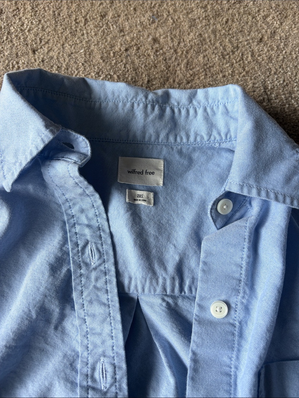 Aritzia Wilfred Light Blue Button-Down Shirt - Picture 2 of 2